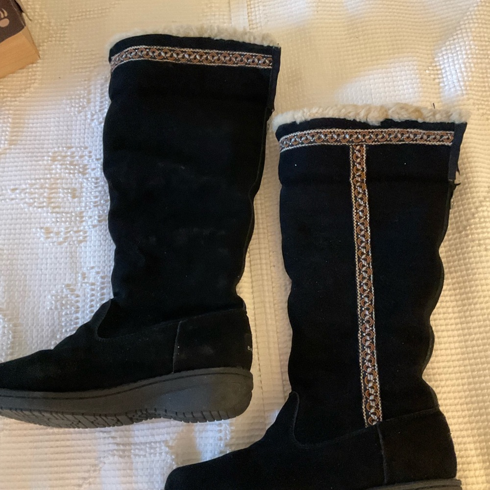 BearPaw Black Suede Tall Winter Boots with Embroidered Trim  EUC